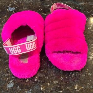 UGG YEAH PUFF SLIDE SLIPPERS! Size 7